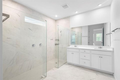 Casa en alquiler en Orlando, Florida, 5 dormitorios, 318.38 m2 № 1866562 - foto 29