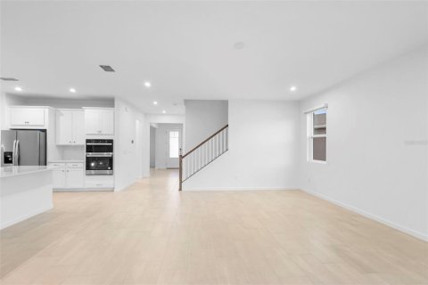 Casa en alquiler en Orlando, Florida, 5 dormitorios, 318.38 m2 № 1866562 - foto 8