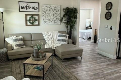 House in Orlando, Florida 2 bedrooms, 83.61 sq.m. № 1915888 - photo 2