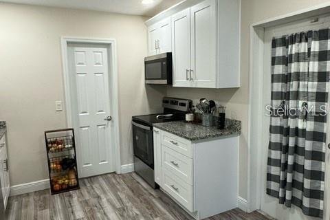 House in Orlando, Florida 2 bedrooms, 83.61 sq.m. № 1915888 - photo 5