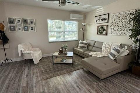 House in Orlando, Florida 2 bedrooms, 83.61 sq.m. № 1915888 - photo 3