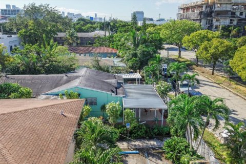 Купить коммерческую недвижимость в Майами, Флорида № 1965053 - фото 11