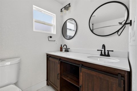 Villa ou maison à vendre à Tampa, Floride: 2 chambres, 180.97 m2 № 2093521 - photo 14