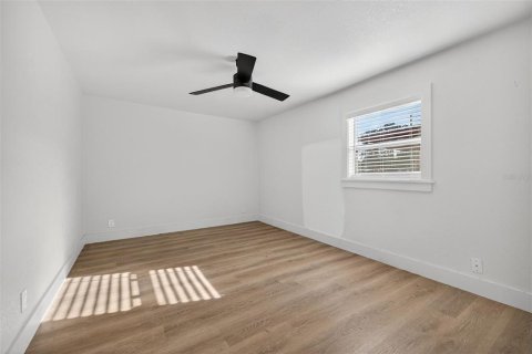 Villa ou maison à vendre à Tampa, Floride: 2 chambres, 180.97 m2 № 2093521 - photo 18