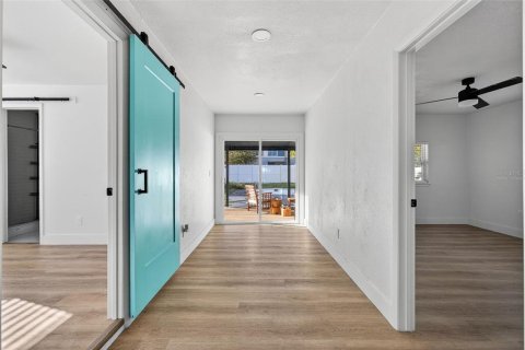 Villa ou maison à vendre à Tampa, Floride: 2 chambres, 180.97 m2 № 2093521 - photo 11