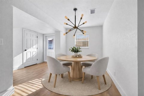 Villa ou maison à vendre à Tampa, Floride: 2 chambres, 180.97 m2 № 2093521 - photo 6