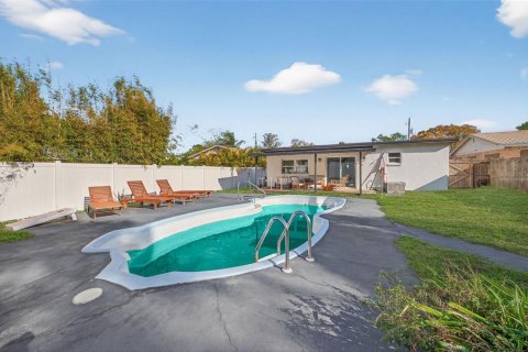 Villa ou maison à vendre à Tampa, Floride: 2 chambres, 180.97 m2 № 2093521 - photo 22