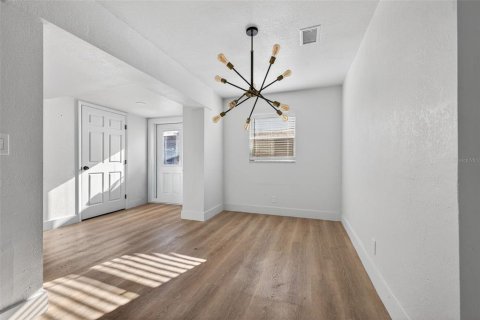 Villa ou maison à vendre à Tampa, Floride: 2 chambres, 180.97 m2 № 2093521 - photo 7