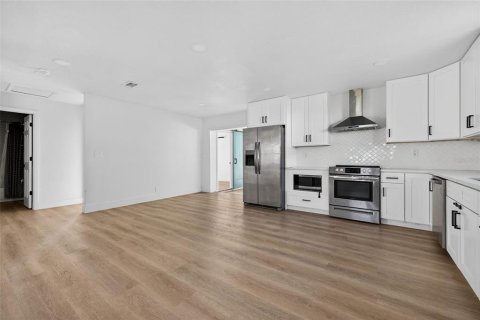 Villa ou maison à vendre à Tampa, Floride: 2 chambres, 180.97 m2 № 2093521 - photo 9