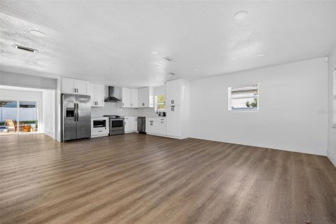 Villa ou maison à vendre à Tampa, Floride: 2 chambres, 180.97 m2 № 2093521 - photo 5