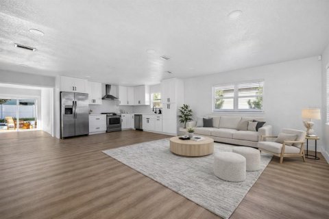 Villa ou maison à vendre à Tampa, Floride: 2 chambres, 180.97 m2 № 2093521 - photo 2