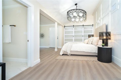 House in Nokomis, Florida 5 bedrooms, 284.28 sq.m. № 1623067 - photo 25