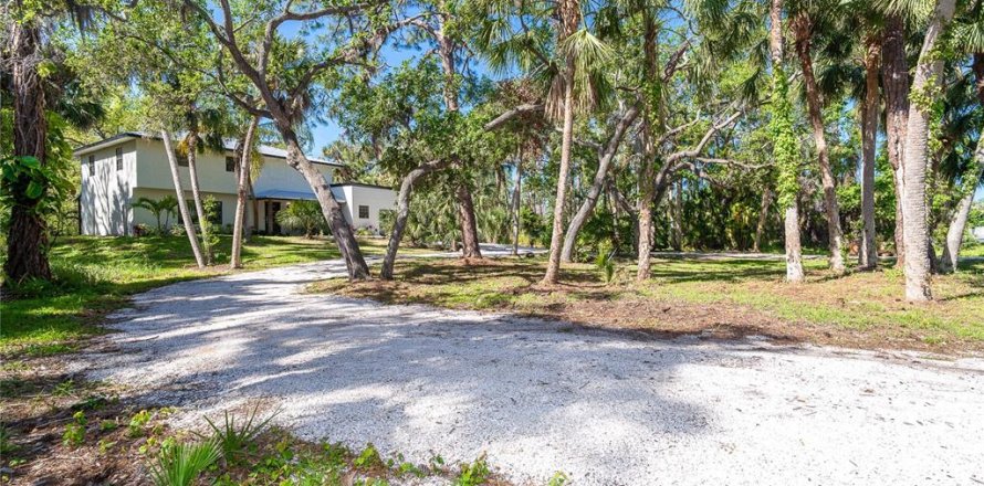 House in Nokomis, Florida 5 bedrooms, 284.28 sq.m. № 1623067