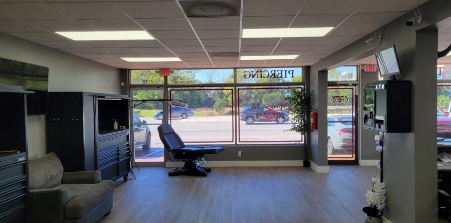 Commercial property in Boca Raton, Florida № 981728
