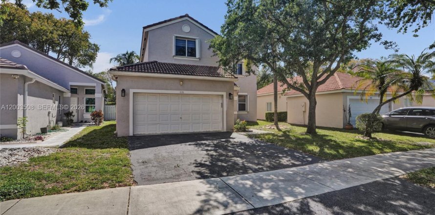 House in Weston, Florida 4 bedrooms, 198.16 sq.m. № 2069154
