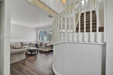 House in Weston, Florida 4 bedrooms, 198.16 sq.m. № 2069154 - photo 26