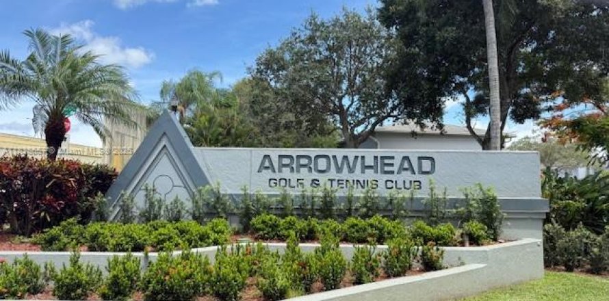 Townhouse in Davie, Florida 4 bedrooms, 178.37 sq.m. № 1825597
