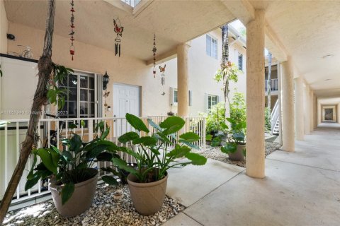 Condominio en venta en Hialeah, Florida, 3 dormitorios, 92.16 m2 № 1890107 - foto 27