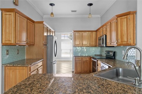 Villa ou maison à vendre à Pembroke Pines, Floride: 3 chambres, 192.68 m2 № 1922072 - photo 11