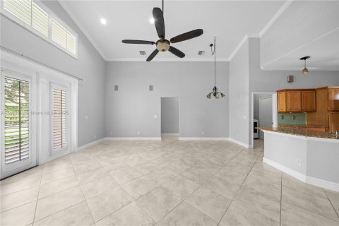 Villa ou maison à vendre à Pembroke Pines, Floride: 3 chambres, 192.68 m2 № 1922072 - photo 18