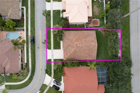 Villa ou maison à vendre à Pembroke Pines, Floride: 3 chambres, 192.68 m2 № 1922072 - photo 4