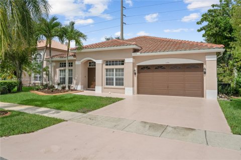 Villa ou maison à vendre à Pembroke Pines, Floride: 3 chambres, 192.68 m2 № 1922072 - photo 2