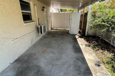 Купить виллу или дом в Тампа, Флорида 3 спальни, 145.11м2, № 1991105 - фото 5