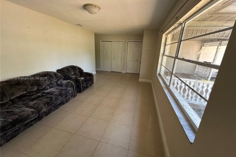 Купить виллу или дом в Тампа, Флорида 3 спальни, 145.11м2, № 1991105 - фото 2