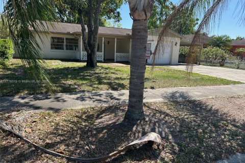 Купить виллу или дом в Тампа, Флорида 3 спальни, 145.11м2, № 1991105 - фото 1