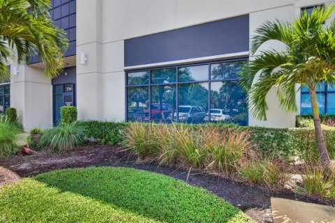 Commercial property in Boynton Beach, Florida № 2370170 - photo 3
