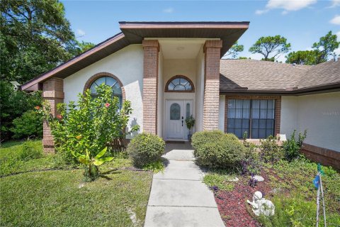 Casa en venta en Weeki Wachee, Florida, 3 dormitorios, 151.24 m2 № 1902543 - foto 1