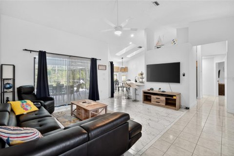 Casa en venta en Weeki Wachee, Florida, 3 dormitorios, 151.24 m2 № 1902543 - foto 10