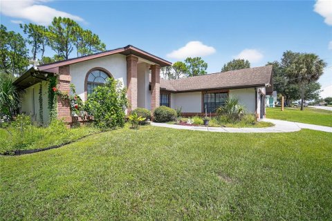 Villa ou maison à vendre à Weeki Wachee, Floride: 3 chambres, 151.24 m2 № 1902543 - photo 4