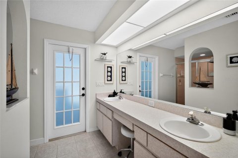 Casa en venta en Weeki Wachee, Florida, 3 dormitorios, 151.24 m2 № 1902543 - foto 23