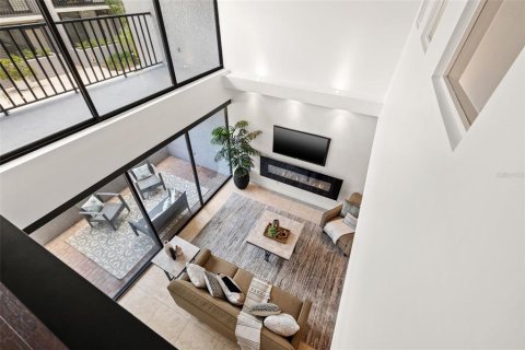 Townhouse in Saint Petersburg, Florida 3 bedrooms, 156.82 sq.m. № 1825392 - photo 22