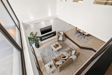 Townhouse in Saint Petersburg, Florida 3 bedrooms, 156.82 sq.m. № 1825392 - photo 21