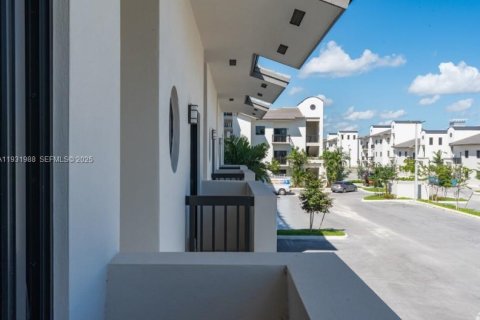 Снять в аренду квартиру в Хайалиа, Флорида 2 спальни, № 1990620 - фото 7