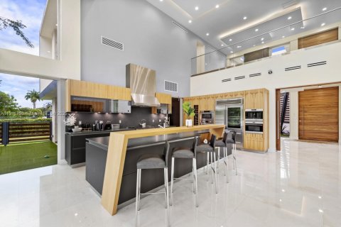 House in Southwest Ranches, Florida 9 bedrooms, 562.71 sq.m. № 2036968 - photo 17