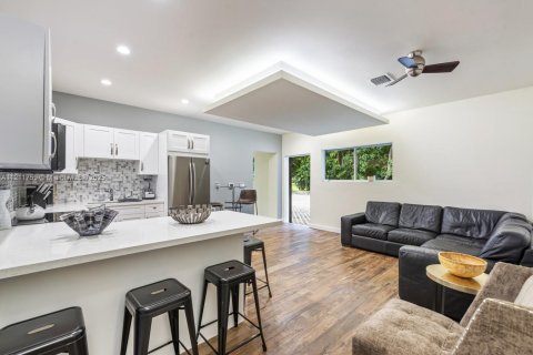 House in Southwest Ranches, Florida 9 bedrooms, 562.71 sq.m. № 2036968 - photo 12