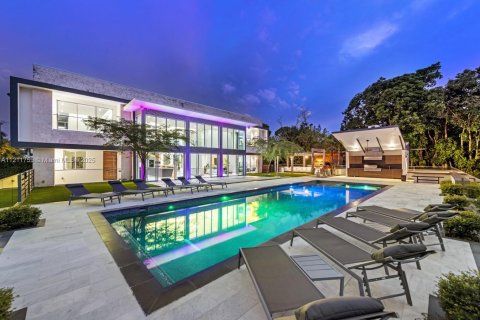 House in Southwest Ranches, Florida 9 bedrooms, 562.71 sq.m. № 2036968 - photo 8