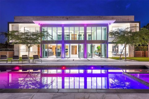 House in Southwest Ranches, Florida 9 bedrooms, 562.71 sq.m. № 2036968