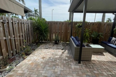 Adosado en venta en Homestead, Florida, 3 dormitorios, 157.66 m2 № 1929430 - foto 27