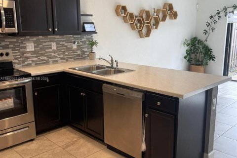 Adosado en venta en Homestead, Florida, 3 dormitorios, 157.66 m2 № 1929430 - foto 11