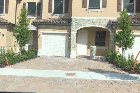 Adosado en venta en Homestead, Florida, 3 dormitorios, 157.66 m2 № 1929430 - foto 3
