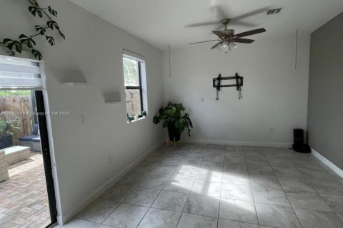 Adosado en venta en Homestead, Florida, 3 dormitorios, 157.66 m2 № 1929430 - foto 17