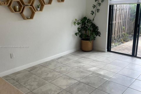 Adosado en venta en Homestead, Florida, 3 dormitorios, 157.66 m2 № 1929430 - foto 15