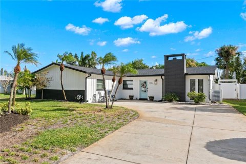 Casa en South Pasadena, Florida 4 dormitorios, 166.48 m2 № 2384492