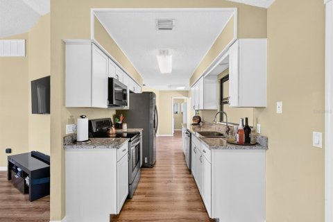 Villa ou maison à vendre à Port Charlotte, Floride: 2 chambres, 122.54 m2 № 2408316 - photo 13