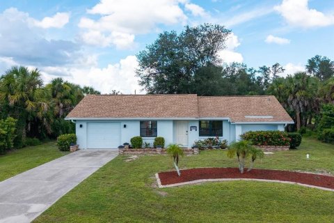 Villa ou maison à vendre à Port Charlotte, Floride: 2 chambres, 122.54 m2 № 2408316 - photo 2