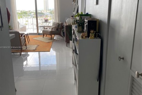 Condominio en alquiler en Miami Beach, Florida, 1 dormitorio, 72.46 m2 № 1864403 - foto 10